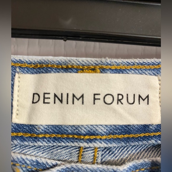 Aritzia Denim Forum Ex Boyfriend High Waist Button-fly Distressed Jeans Size 26 - Picture 9 of 11